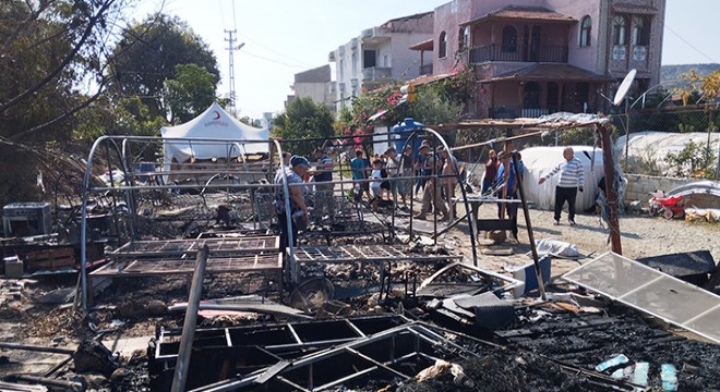 Çadırları yanan depremzede aileye konteyner desteği