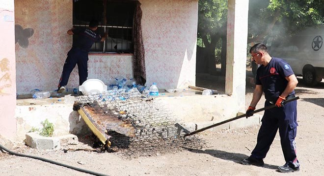 Çakmakla oynayan çocuk, evi yaktı