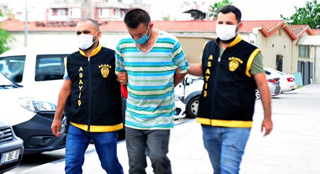 Çaldığı inşaat malzemesini çuvallarla taşıdı