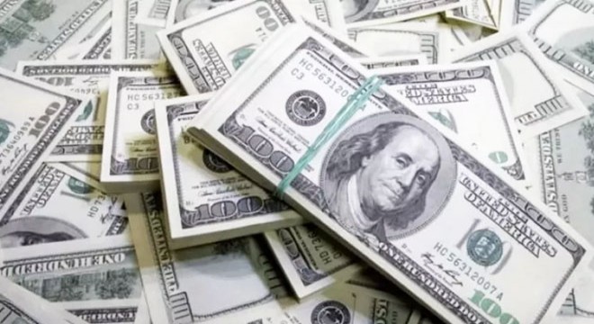 Camide abdest alırken 9 bin doları çalındı