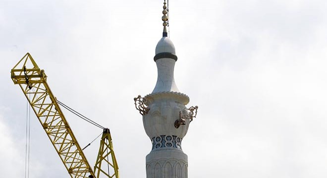 Caminin minaresi  semaver’ şeklinde