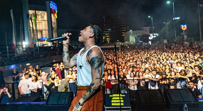 Can Bonomo sevenleriyle 'Yaz Konserleri’nde buluştu