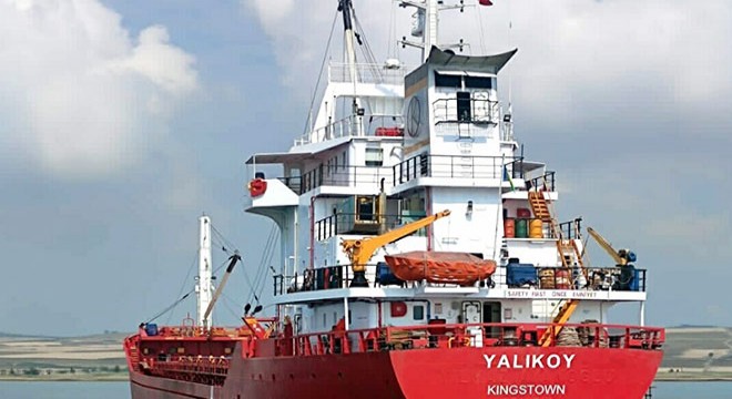 Çanakkale Boğazı girişinde kargo gemisi karaya oturdu