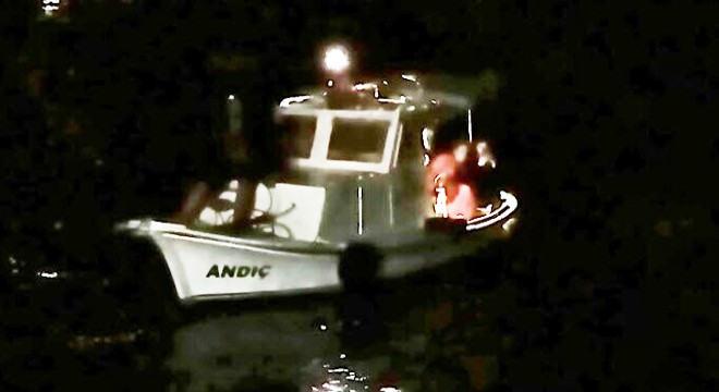 Çanakkale Boğazı'nda sürüklenen tekne kurtarıldı