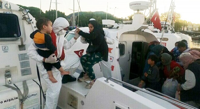 Çanakkale'de 45 kaçak göçmen kurtarıldı