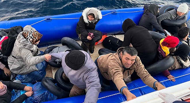 Çanakkale'de 47 kaçak göçmen kurtarıldı