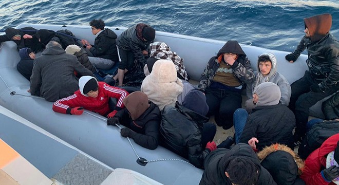 Çanakkale'de 70 kaçak göçmen kurtarıldı