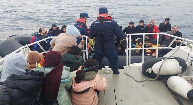 Çanakkale'de 92 kaçak göçmen kurtarıldı