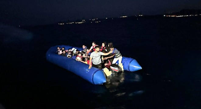 Çanakkale'de, Yunanistan'ın geri ittiği 80 göçmen kurtarıldı