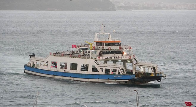 Çanakkale'de feribot seferlerine fırtına iptali
