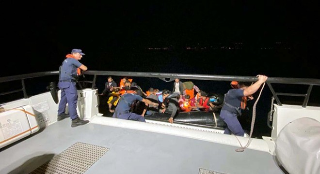 Çanakkale açıklarında 36 kaçak göçmen kurtarıldı
