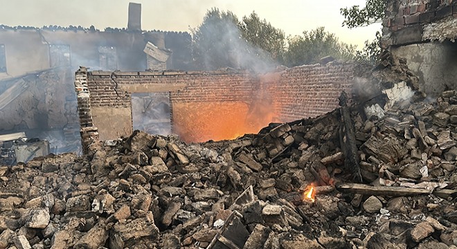 Çanakkale deki orman yangını ikinci gününde
