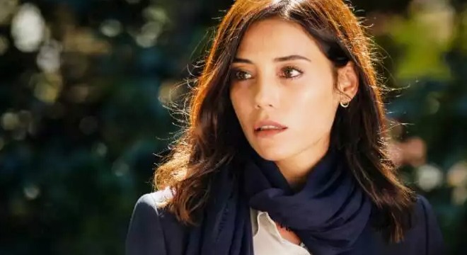 Cansu Dere hastaneye kaldırıldı
