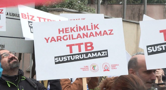 Çapa Tıp Fakültesi önünde basın açıklaması