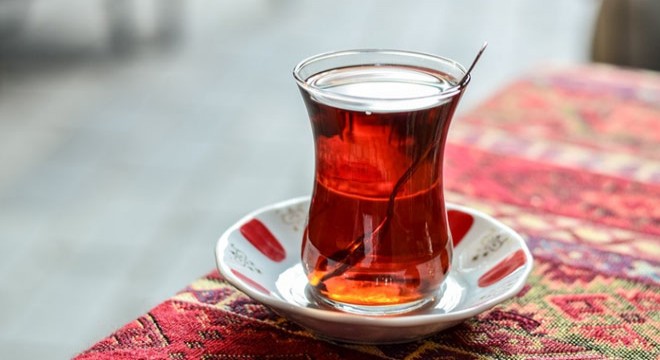 Çayı geç getirdi diye tabancayla vuruldu