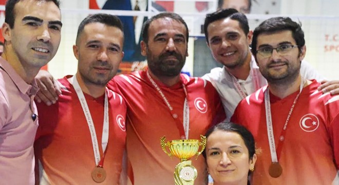 Çeltikçi de Voleybol Halk Turnuvası düzenlendi