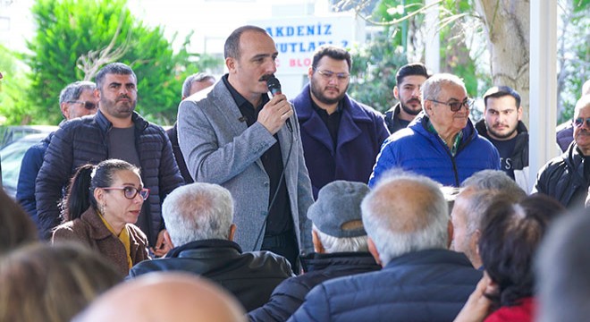 Cem Kotan Konyaaltı nda dert dinliyor, proje anlatıyor