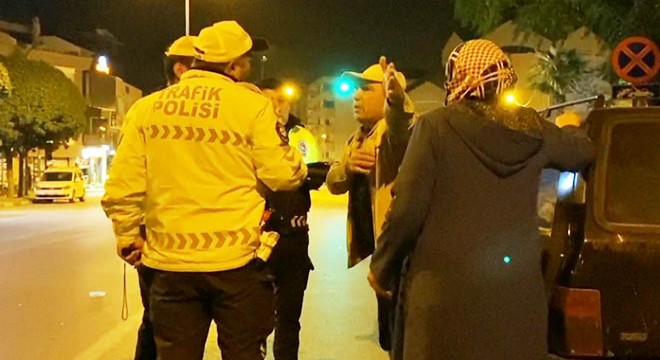Ceza kesilince polislere zor anlar yaşattı