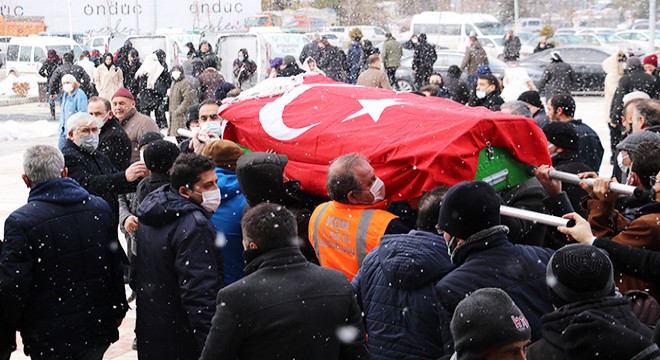 Çiğdem hakim, son yolculuğuna uğurlandı