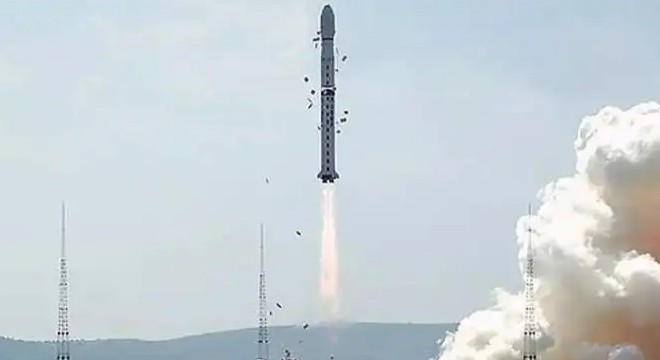 Çin, afet izleme uydusu  LSAR-4 01 i fırlattı