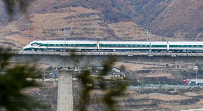 Çin’de tren kazası: 11 ölü