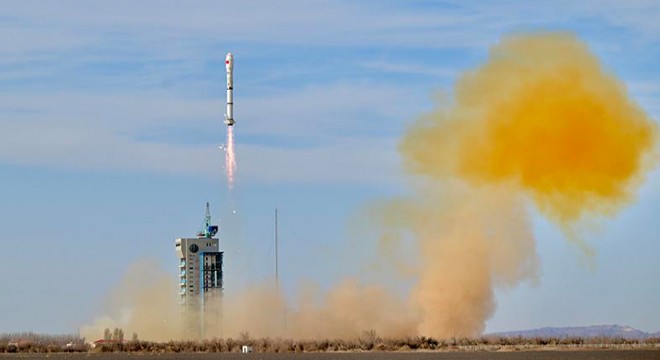 Çin uzaya 3 yeni uydu gönderdi