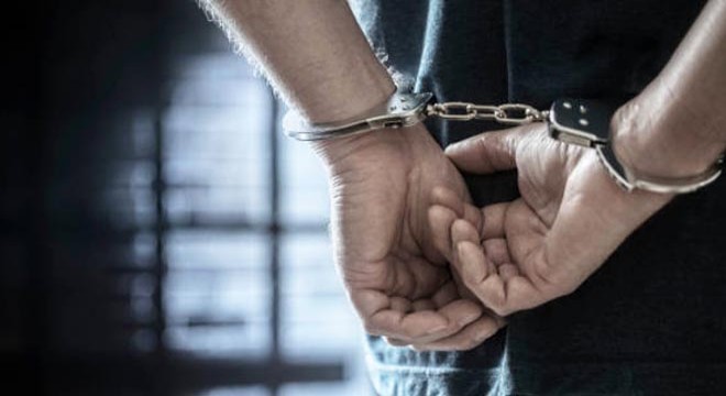 Cinayet hükümlüsü firari, polisin takibiyle yakalandı