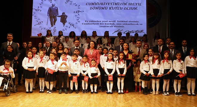 Çocukların sesinden 'Cumhuriyet'