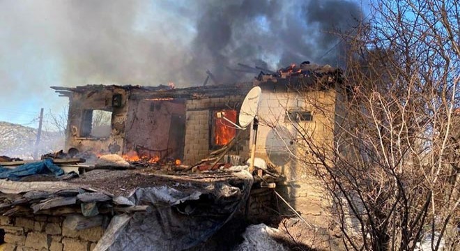 Çömlek imalathanesinde çıkan yangını itfaiye söndürdü