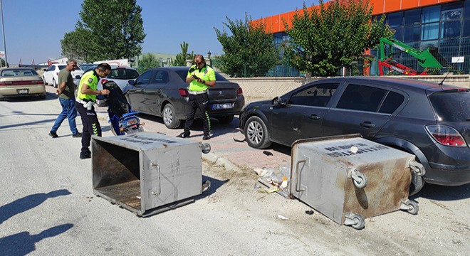 Çöp konteynerlerine çarpan motosikletli yaralandı