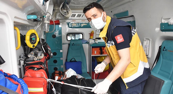 Covid'i yenen sağlıkçı: Nefes alamadığım için ağladığım saatleri hatırlıyorum