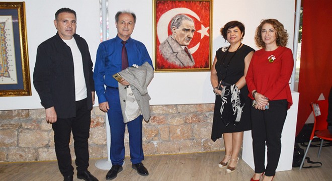 Cumhuriyet Bayramı nda Antalya da eş zamanlı karma sergi