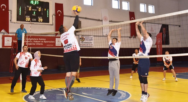 Cumhuriyet Kupası Voleybol Turnuvası sona erdi