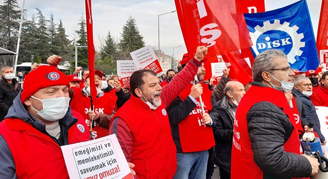 DİSK ten Çalışma Bakanlığı önünde  asgari ücret  eylemi