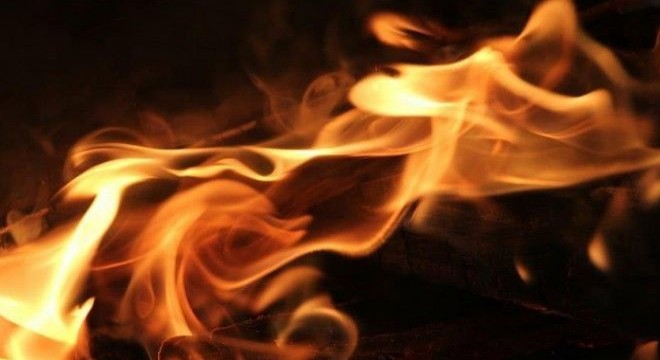 Daire yangınında 1'i bebek, 9 kişi dumandan etkilendi