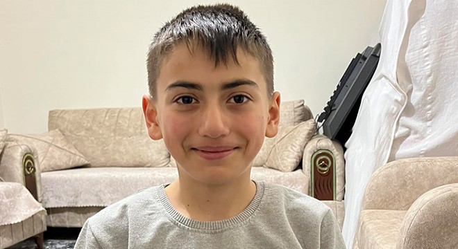 Dalgıçlar, kayıp Emirhan için gölette arama yapıyor