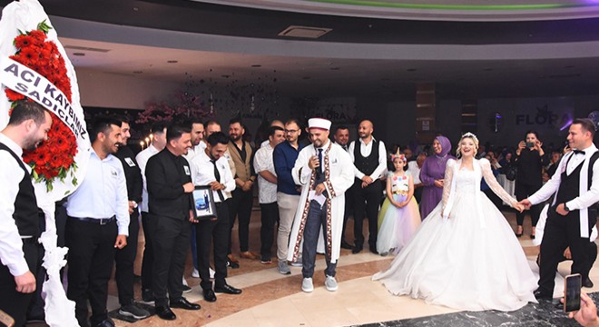 Antalya'da damadın arkadaşlarından 'cenaze' temalı şaka