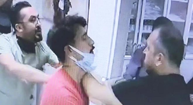 Damar yolunu açan hemşireyi yumrukladı, doktoru darbetti