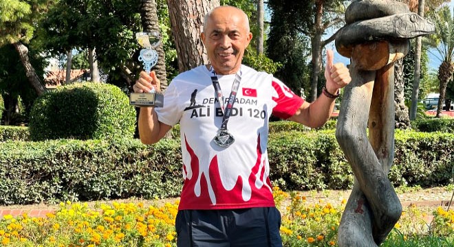 ‘Demir Adam’ Ali Bıdı’dan çifte ikincilik