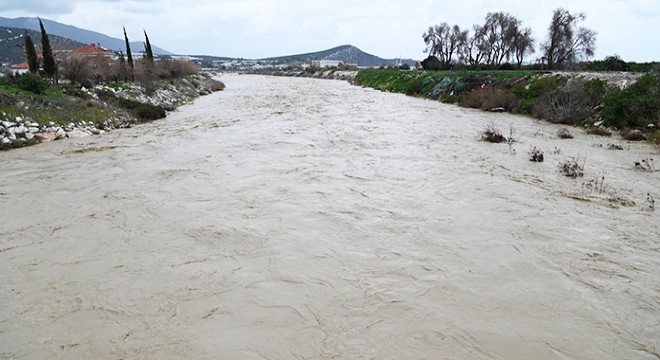 Demre Çayı'nın su seviyesi yükseldi