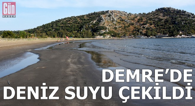 Demre'de deniz suyu çekildi