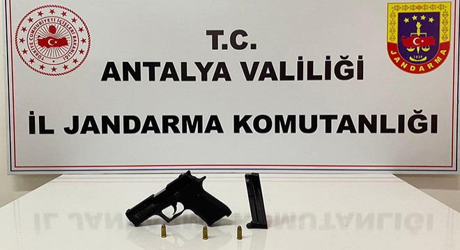 Demre'de ruhsatsız silah ele geçirildi