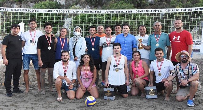 Demre de plaj voleybolu turnuvası