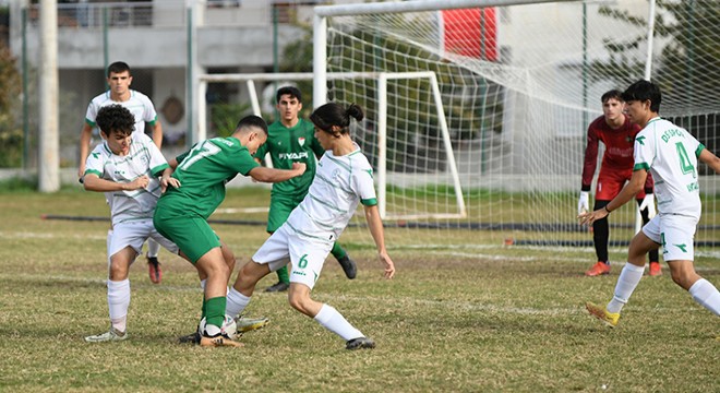 Demrespor U18, DSİ yi 4 golle geçti