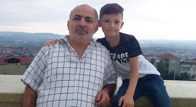 Denizde dalgalara kapılan baba boğuldu, oğlu kayıp