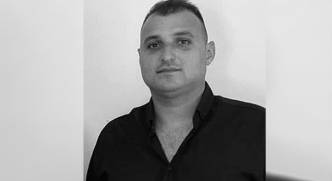 Denizi seyrederken kayalıklara düşüp öldü