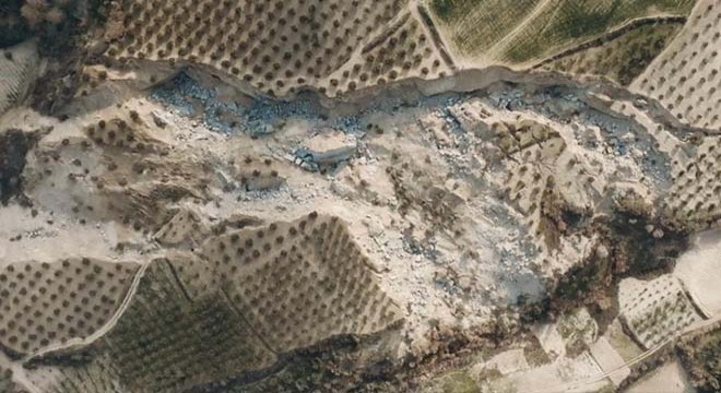 Deprem sonrası 'bataklık gölü' oluşmuş