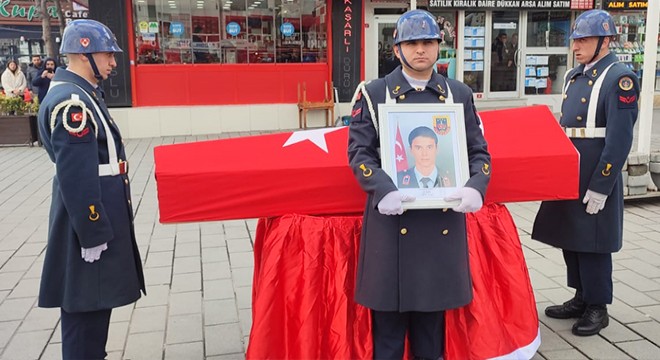 Depremde hayatını kaybeden astsubay son yolculuğuna uğurlandı