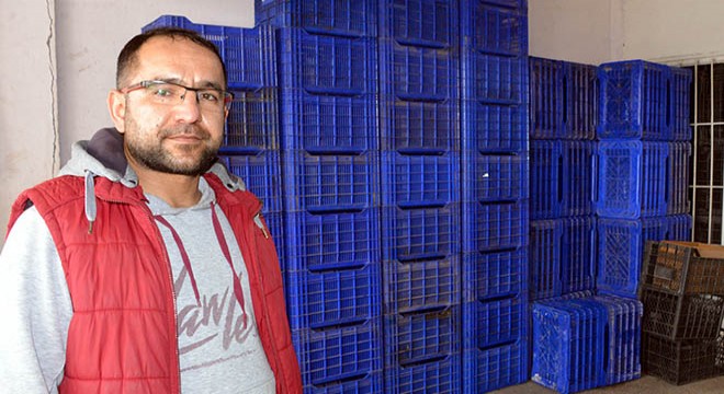 Depremde kasaların altında kalmaktan son anda kurtuldu