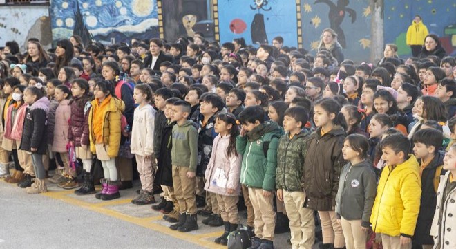 Depremde ölenler için okullarda saygı duruşunda bulunulacak